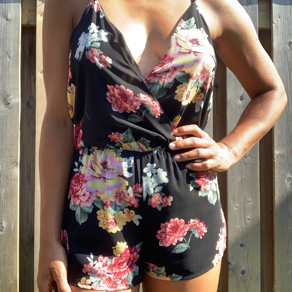 Floral Romper - Picture 5 of 5